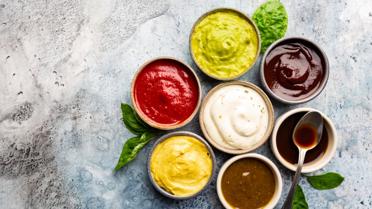 Вместо майонеза: добавьте изюминку привычным блюдам — 10 изумительных соусов к праздничному столу Вместо майонеза: добавьте изюминку привычным блюдам — 10 изумительных соусов к праздничному столу