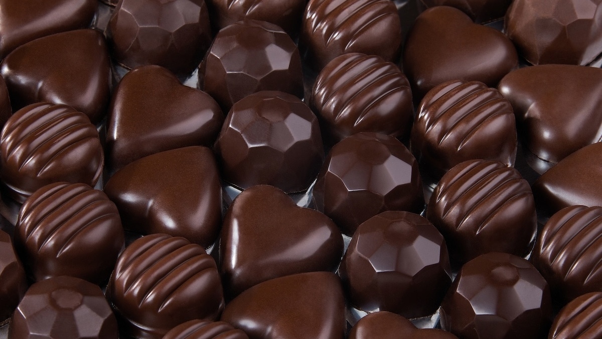 Организм не пьянеет, но страдает: нарколог объяснил 2 ключевые опасности конфет с алкоголем 