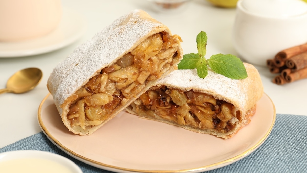 Быстрый рецепт штруделя без теста — его заменит лаваш