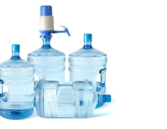 Можно ли пить бутилированную воду? Можно ли пить бутилированную воду?