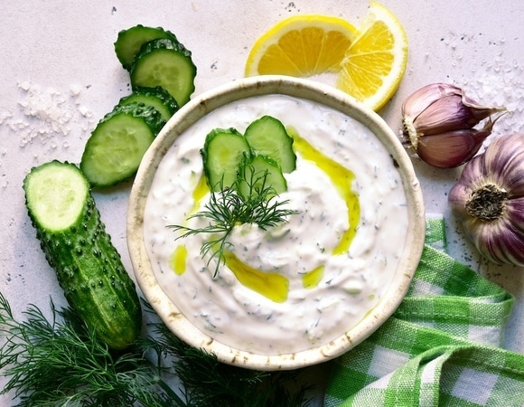 Блюда заиграют по-новому: предлагаем 4 вкусных соуса на замену обычному майонезу Блюда заиграют по-новому: предлагаем 4 вкусных соуса на замену обычному майонезу