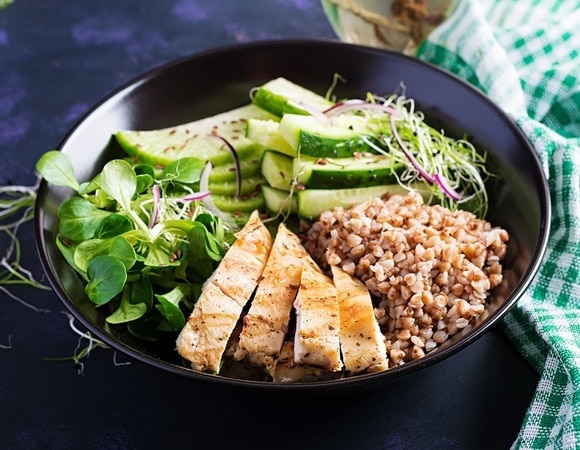 Продукты, которые помогут избавиться от отеков после шумных праздников Продукты, которые помогут избавиться от отеков после шумных праздников