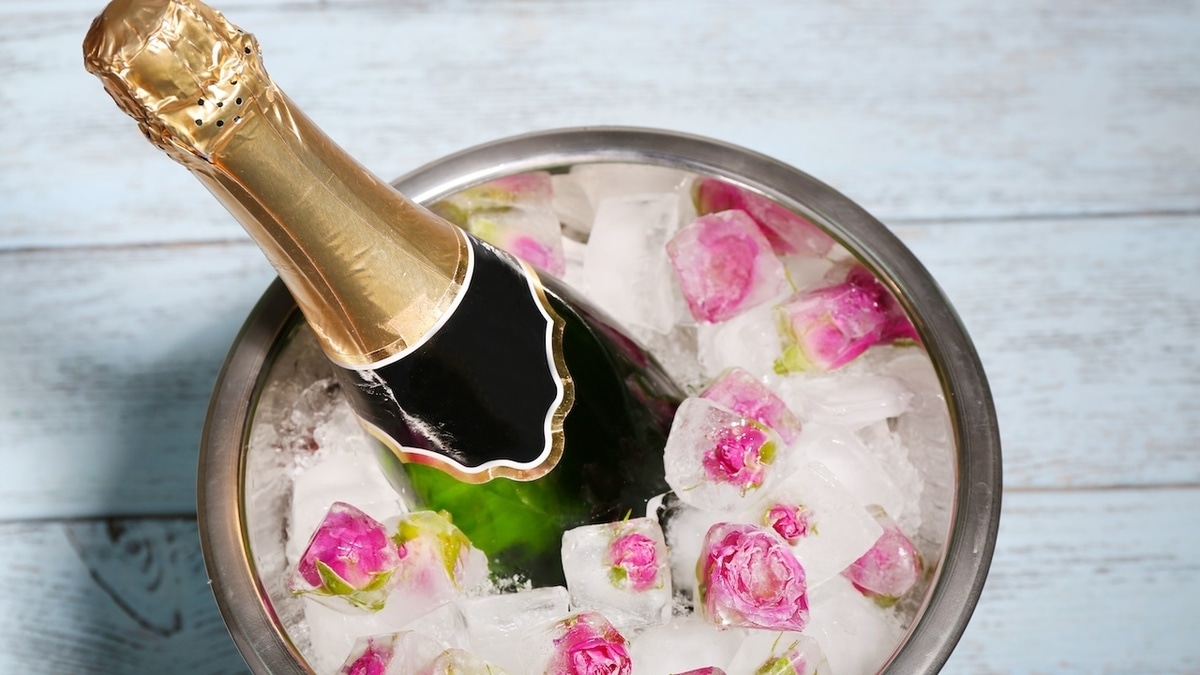 Почему нельзя охлаждать шампанское в морозилке — предостерегаем от большого разочарования