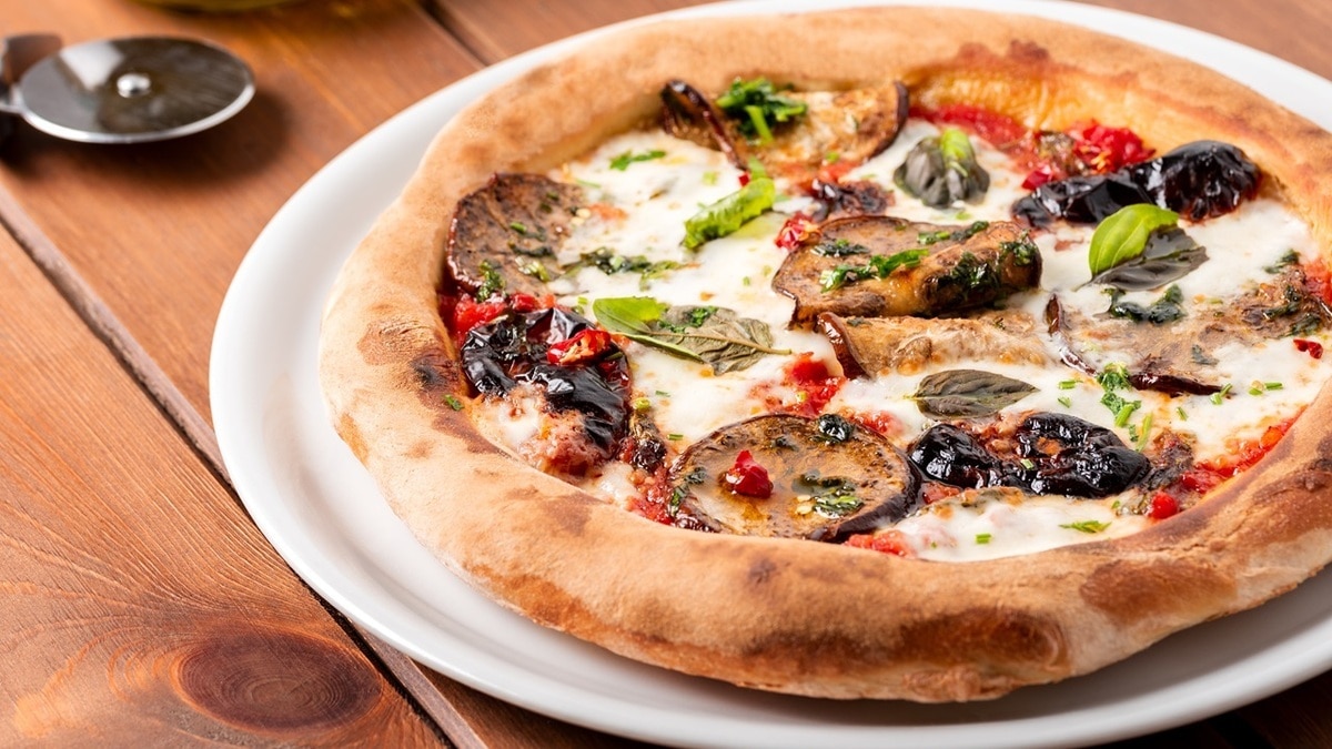 Пицца и бургер могут быть полезны? Доктор Мясников объяснил, как это возможно