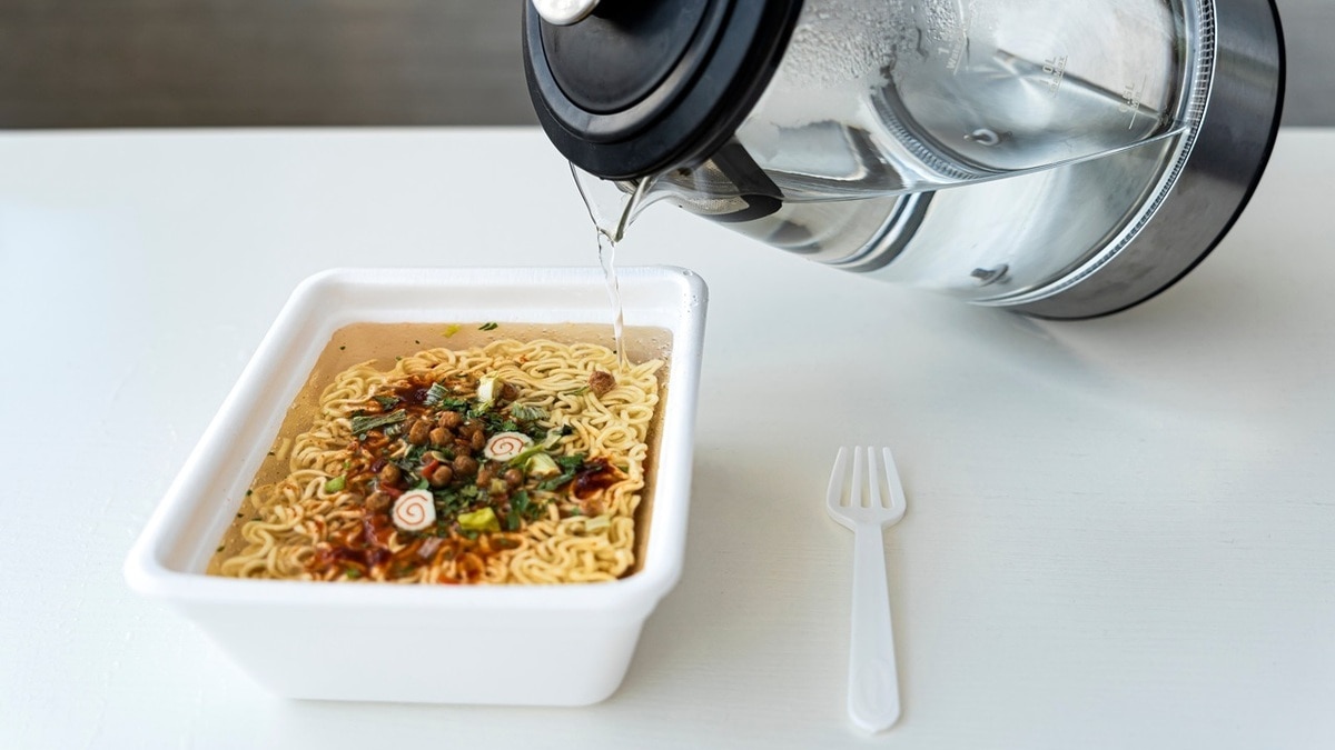 «Чудес не бывает»: доктор Мясников поставил точку в спорах о еде быстрого приготовления 