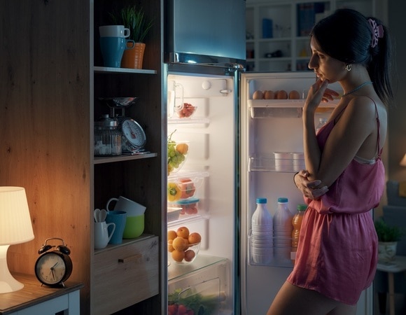 Зачем хлеб хранят в холодильнике?