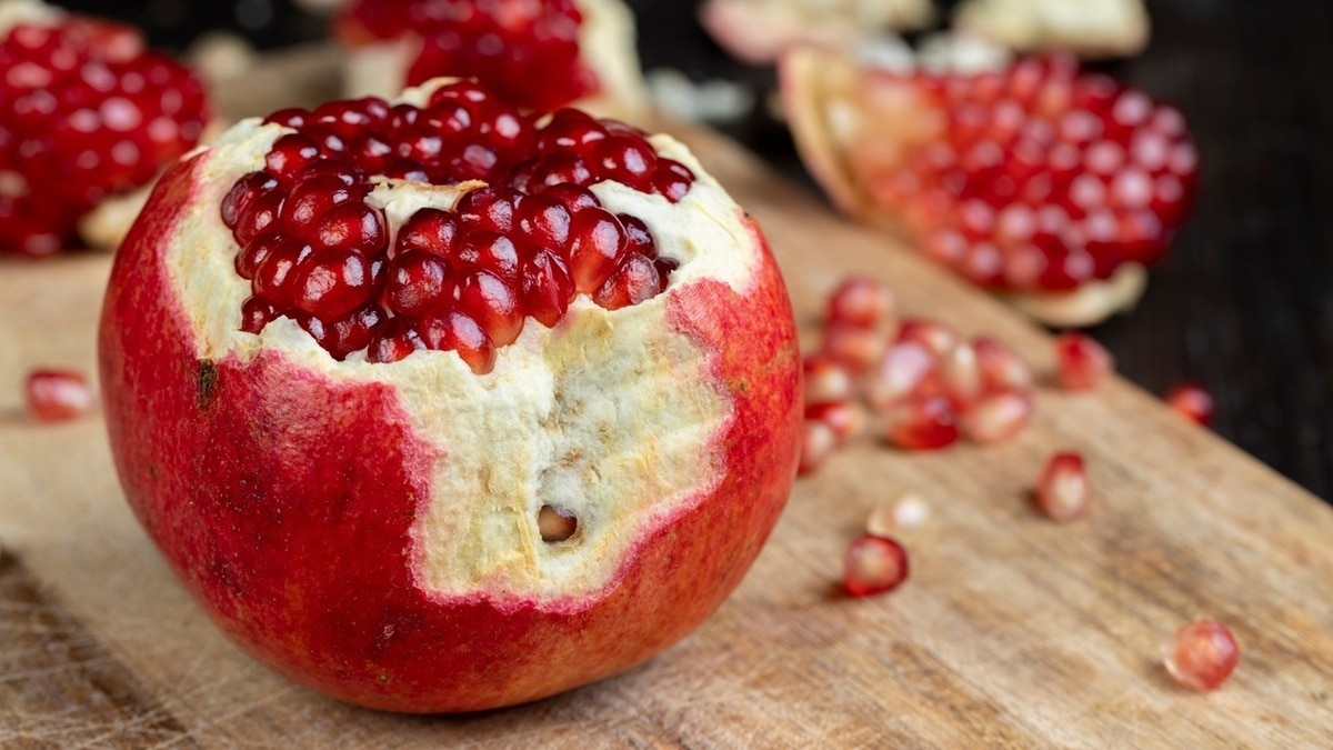 Как разделать гранат всего за минуту — без брызг и поврежденных зерен