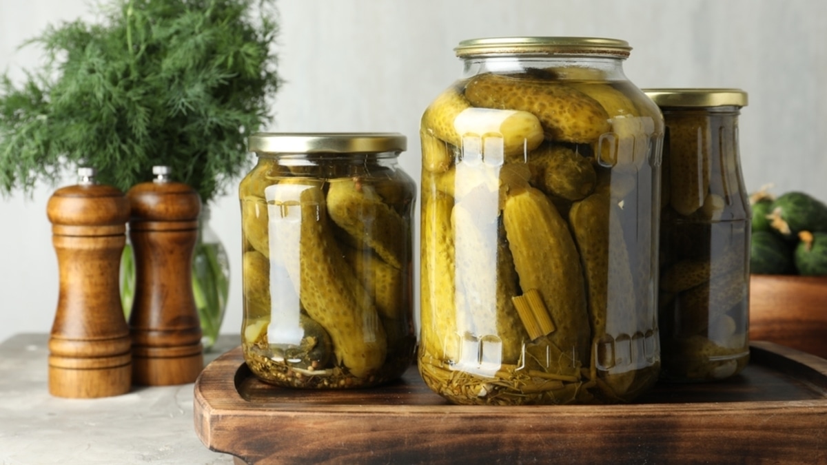 Есть ли польза в маринованных огурцах? Есть ли польза в маринованных огурцах?