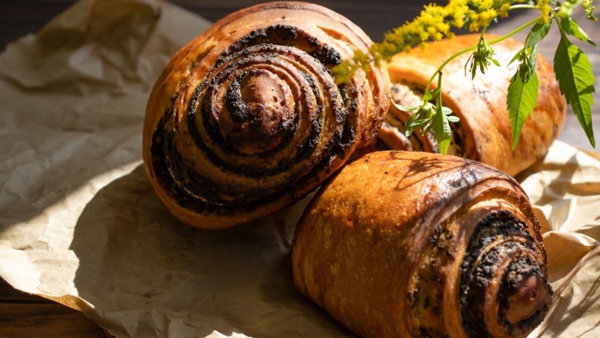 Чем полезны булочки с маком?