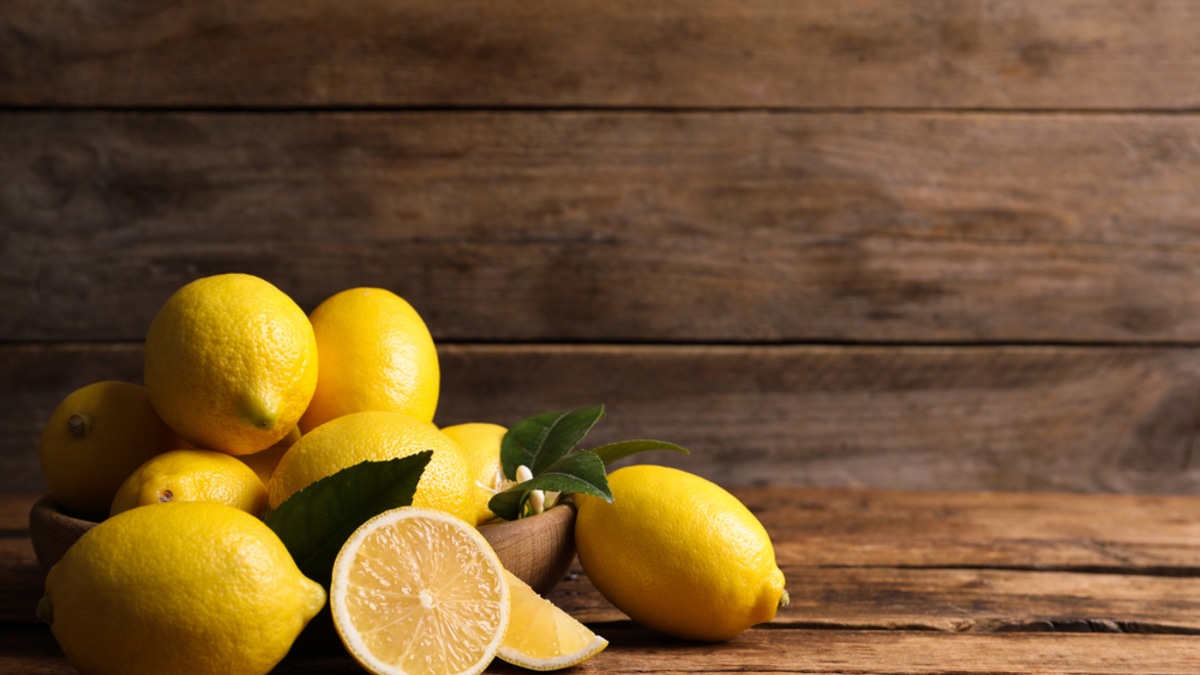 Лайфхак с замороженным лимоном: попробовав, вы уже не будете делать по-другому Лайфхак с замороженным лимоном: попробовав, вы уже не будете делать по-другому