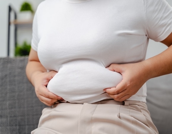 Нужно убрать жир на животе? Придется отказаться от этих 4 напитков, говорят диетологи