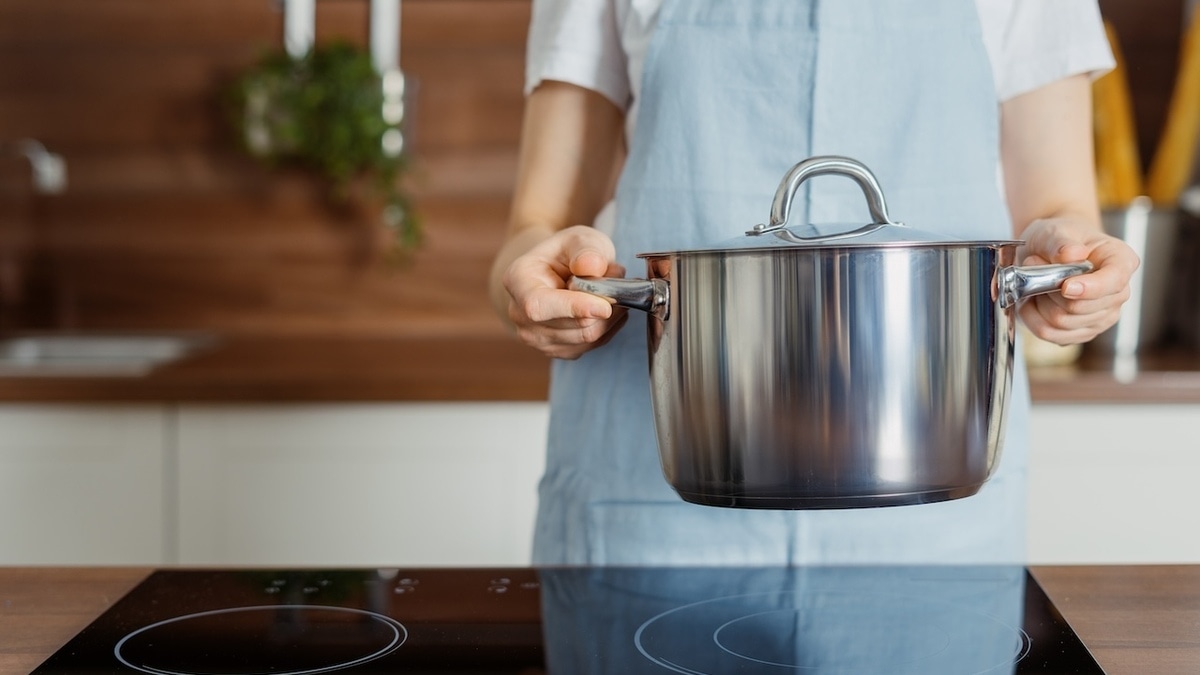 Сколько хранится суп в холодильнике? Успевайте съесть, пока «первое» не пропало