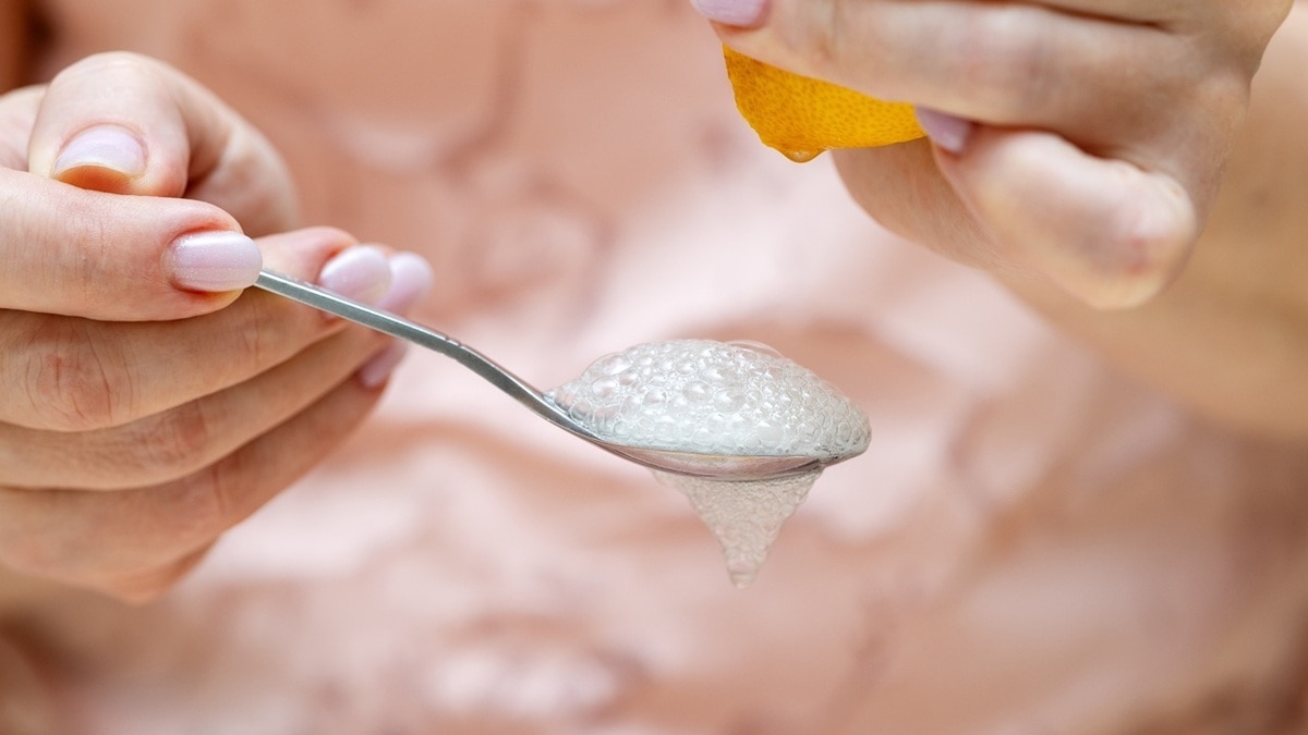 Стоматолог назвала фрукт, который разрушает эмаль — а им зачем-то отбеливают зубы