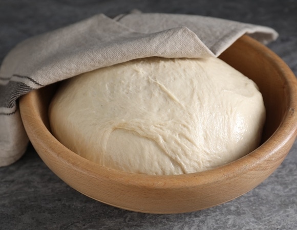 Нашли универсальный рецепт дрожжевого теста — такое подойдет для всего Нашли универсальный рецепт дрожжевого теста — такое подойдет для всего