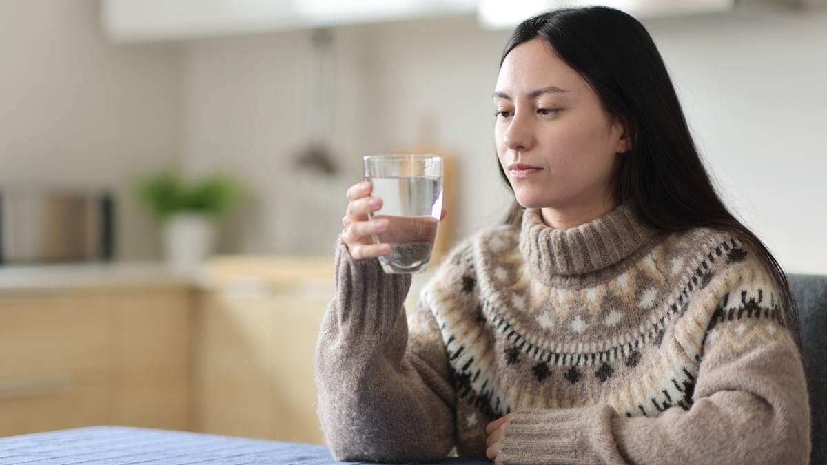 Забудьте про 2 литра в день: сколько воды нужно выпивать зимой на самом деле?