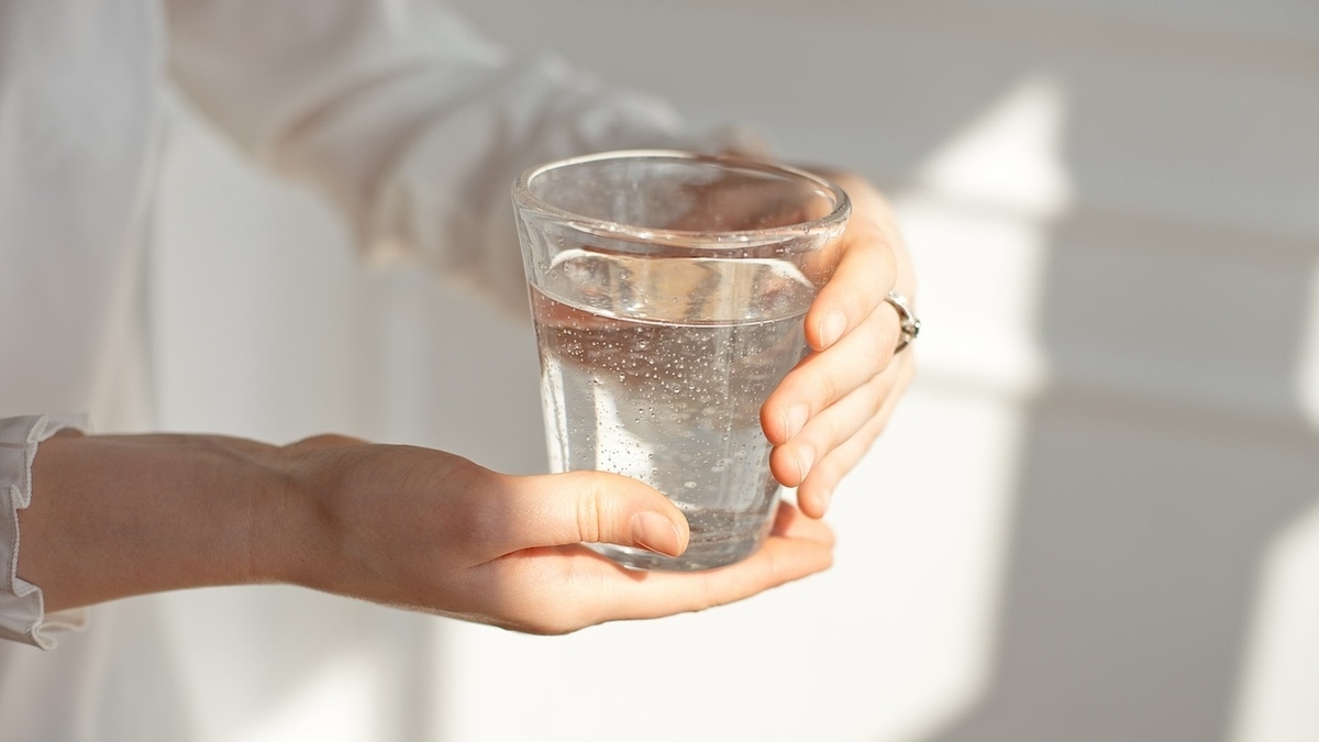 Эти 5 питьевых привычек незаметно разрушают ваше тело, предупреждает эндокринолог