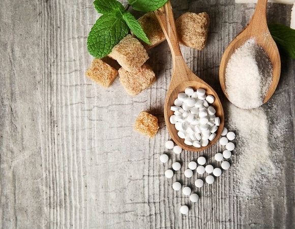 Добавлять в домашнюю выпечку не сахар, а подсластитель? Можно — только не в пропорции 1:1 