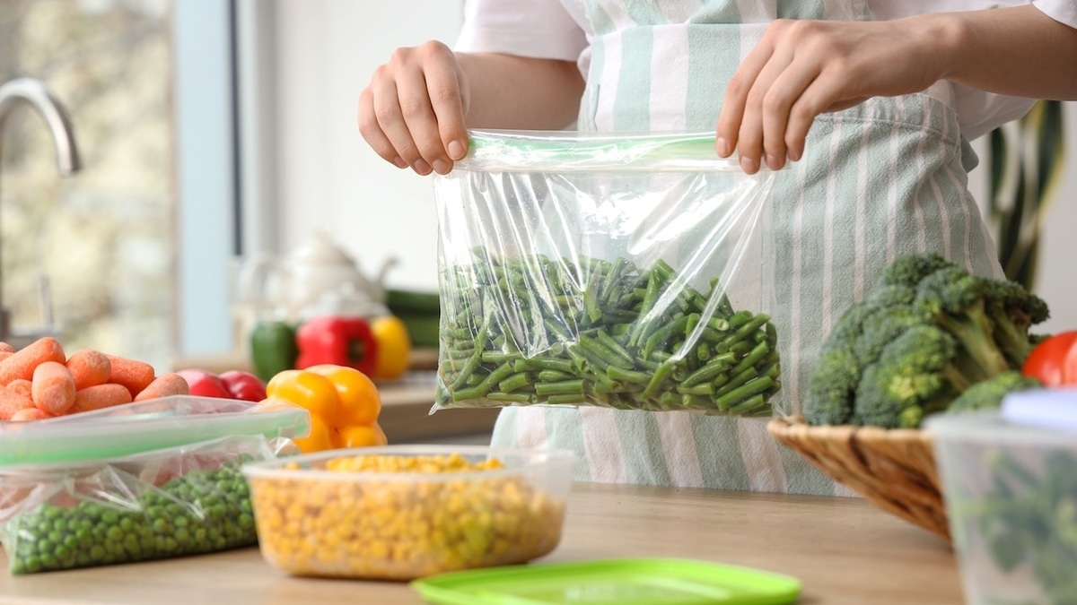 Не жарьте и не варите: из стручковой фасоли можно приготовить запеканку с курицей и грибами