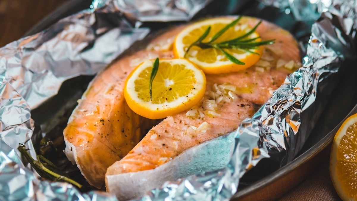 Фольга, пергамент или пластиковый пакет: эксперт Малоземов сказал, в чем лучше запекать пищу