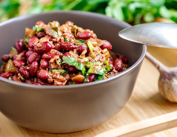 Доктор Мясников расхвалил это простое блюдо из фасоли — полезно всем, а гипертоникам — особенно 