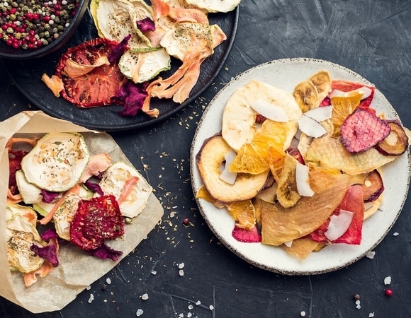 На перекус, под кино и просто так: диетолог перечислил 5 видов полезных чипсов На перекус, под кино и просто так: диетолог перечислил 5 видов полезных чипсов