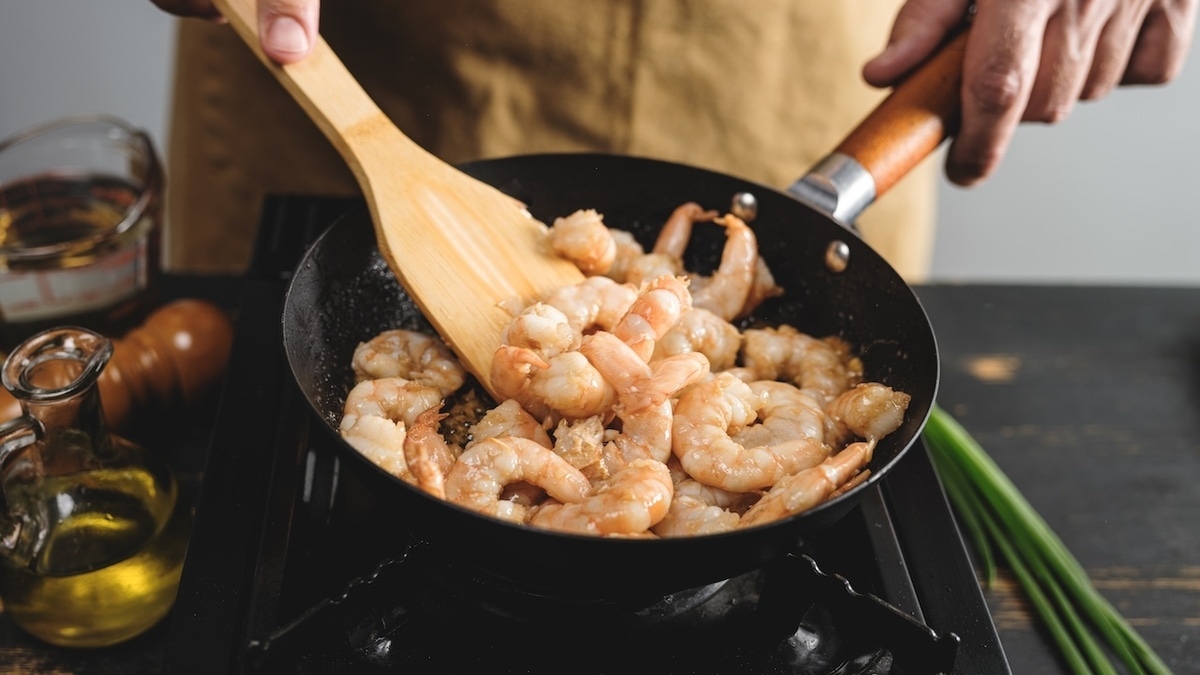 Жарить продукты без вреда для здоровья? Этому совсем несложно научиться, если знать пару хитростей