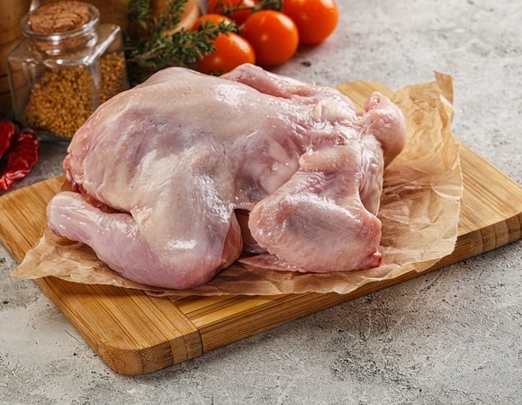 Как быстро разморозить курицу при помощи обычной воды — два проверенных способа Как быстро разморозить курицу при помощи обычной воды — два проверенных способа