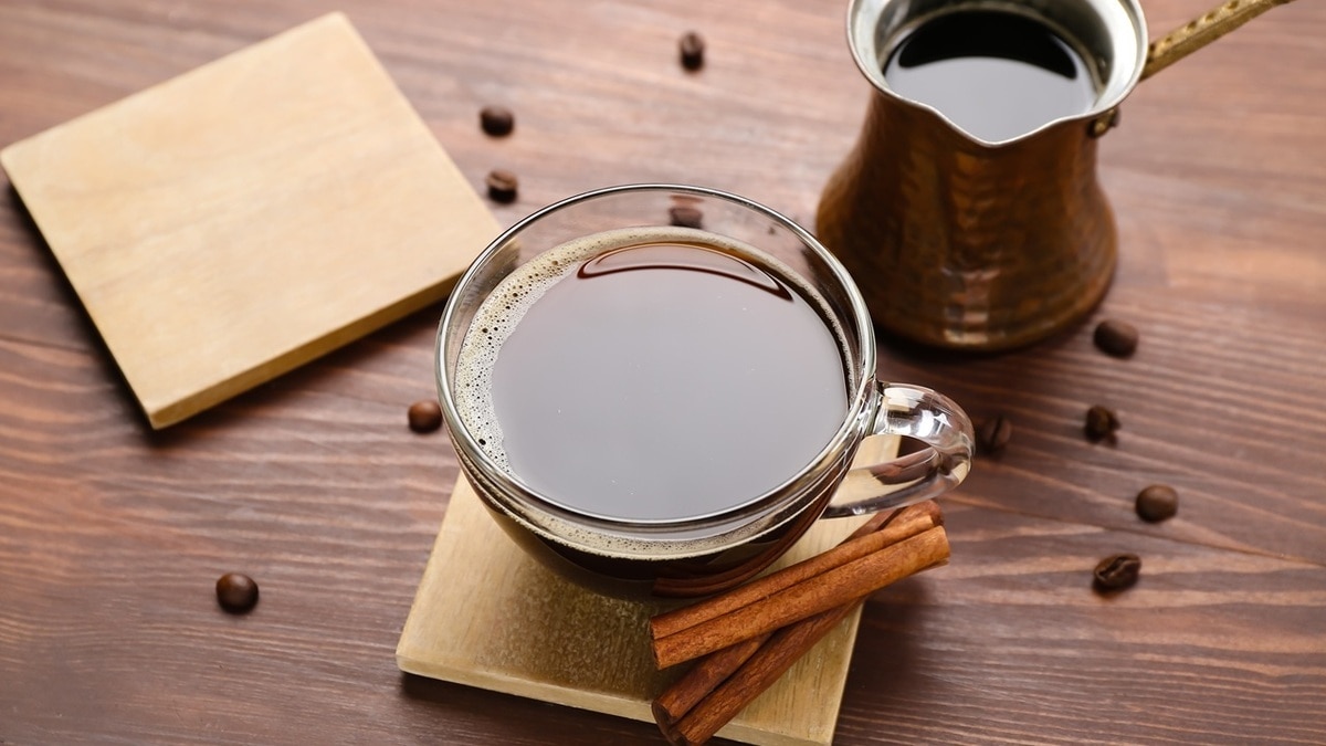 Ароматная корица хороша в этих двух напитках — убережет от ненужных калорий при стрессе 