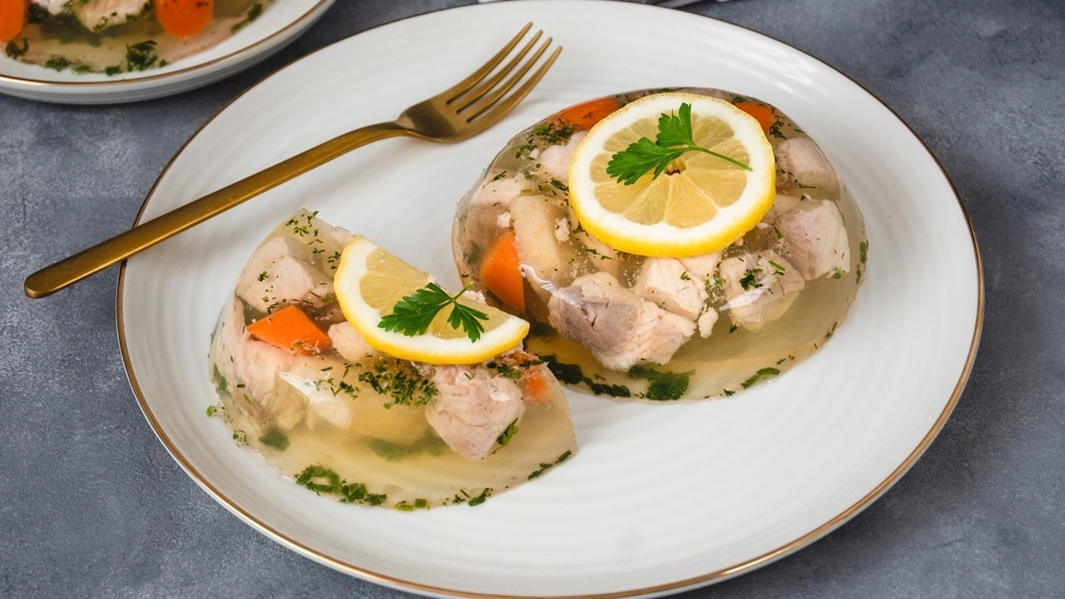 Доктор Мясников объяснил, как правильно есть холодец — когда больше пользы, чем вреда