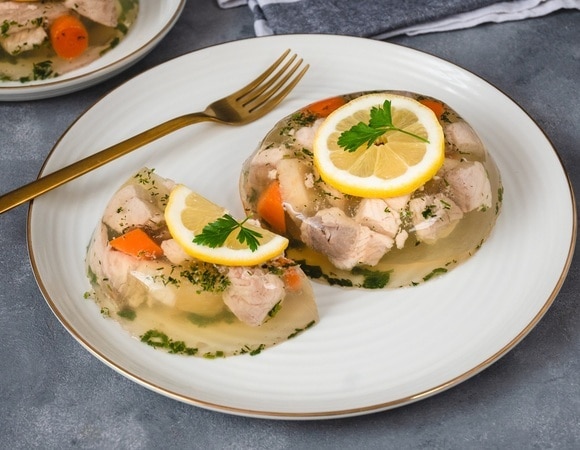 Доктор Мясников объяснил, как правильно есть холодец — когда больше пользы, чем вреда Доктор Мясников объяснил, как правильно есть холодец — когда больше пользы, чем вреда