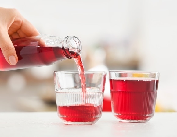 Молодильные, но не яблочки: напиток из этой полезной ягоды не дает стареть раньше времени Молодильные, но не яблочки: напиток из этой полезной ягоды не дает стареть раньше времени