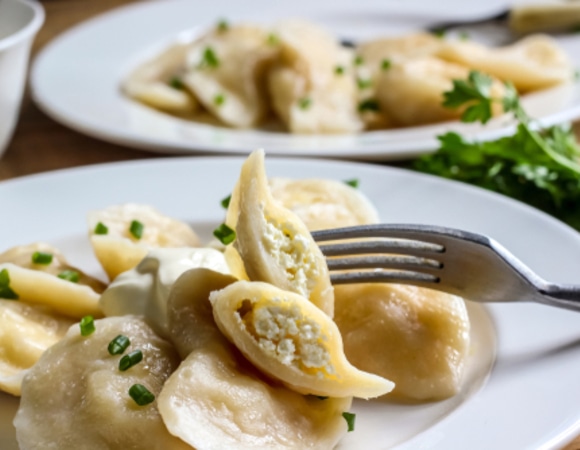 Тайный смысл: почему творог — лучшая начинка для вареников на масленицу Тайный смысл: почему творог — лучшая начинка для вареников на масленицу