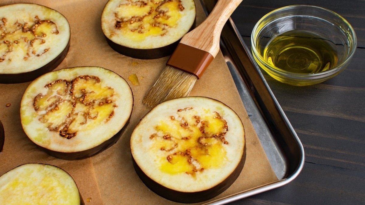 Как убрать горечь из баклажанов? Шеф-повар поделился своими лайфхаками 