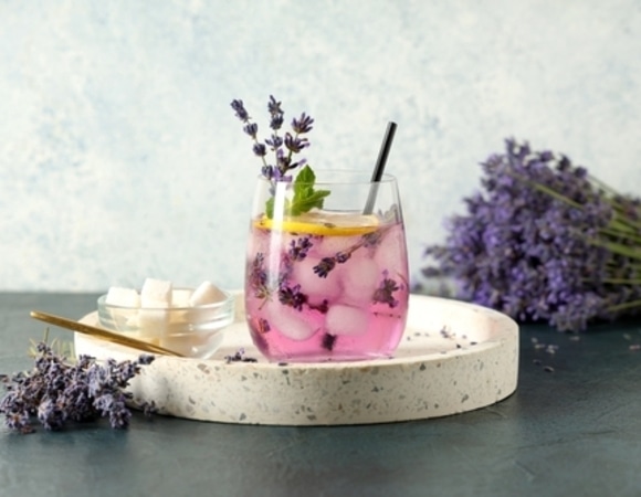 Эти цветы спасают от стресса: завариваем чай, ставим букет в спальне и спим без тревог