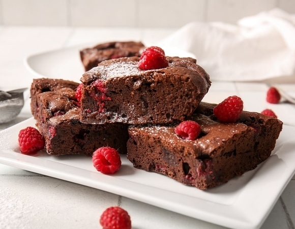 Всего 5 минут — и готово: нашли рецепт бисквита без выпечки 