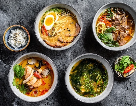 «На здоровье» или все-таки нет? Диетолог обсудила пользу и вред азиатских супов