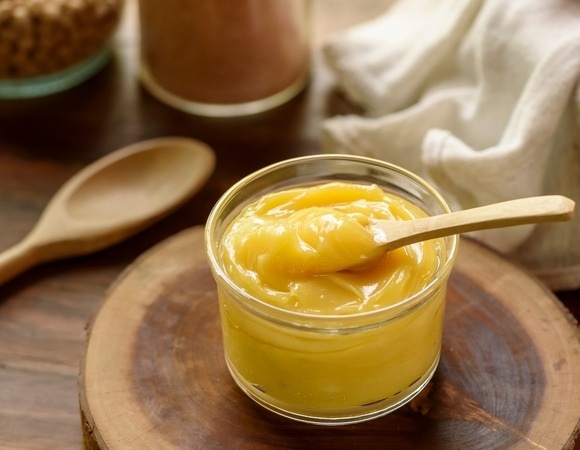 Из чего делают масло гхи? У популярного индийского «суперфуда» имеются свои минусы Из чего делают масло гхи? У популярного индийского «суперфуда» имеются свои минусы