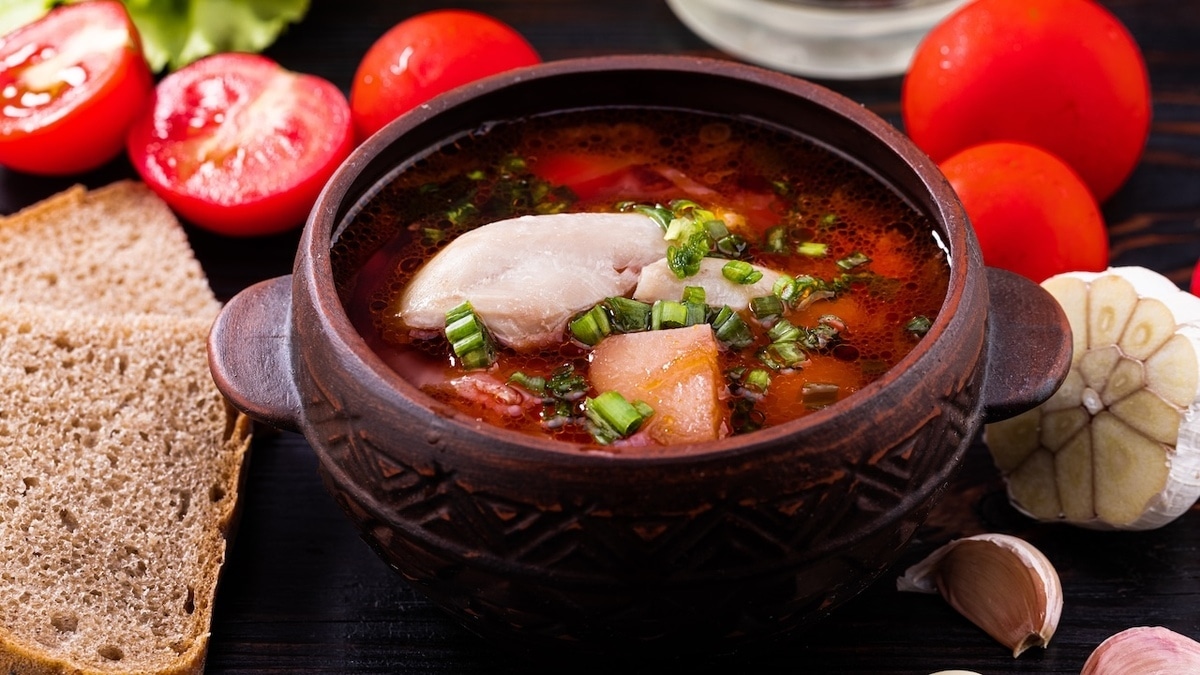 Какие специи добавлять в борщ и щи? Шеф-повар назвал 4 ключевых ингредиента