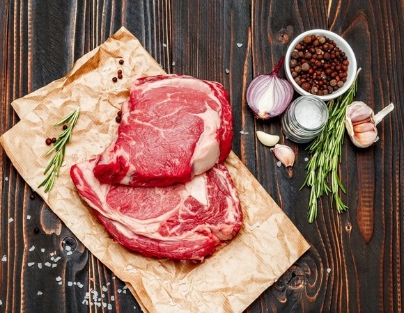 Доктор Мясников озвучил, что страдает от употребления красного мяса больше всего — это не сердце и даже не сосуды