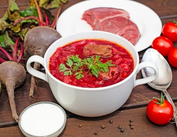 «Забирает вкус и аромат»: какие ошибки чаще всего допускают при приготовлении борща «Забирает вкус и аромат»: какие ошибки чаще всего допускают при приготовлении борща