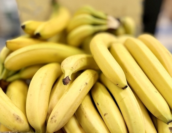 Доктор Мясников рассказал, кому обязательно нужно есть бананы — сплошная польза для организма