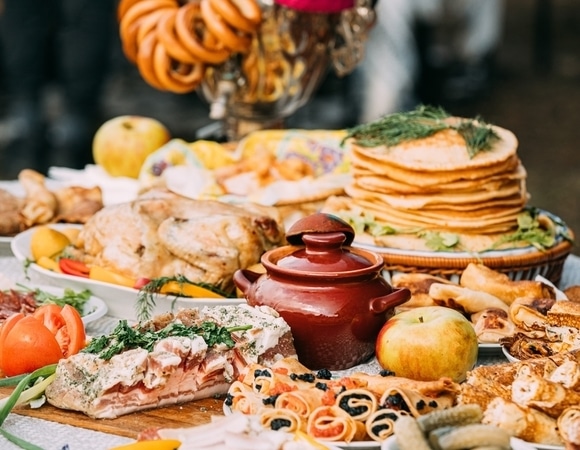 Секреты русского застолья: что готовят на Масленицу, кроме блинов?