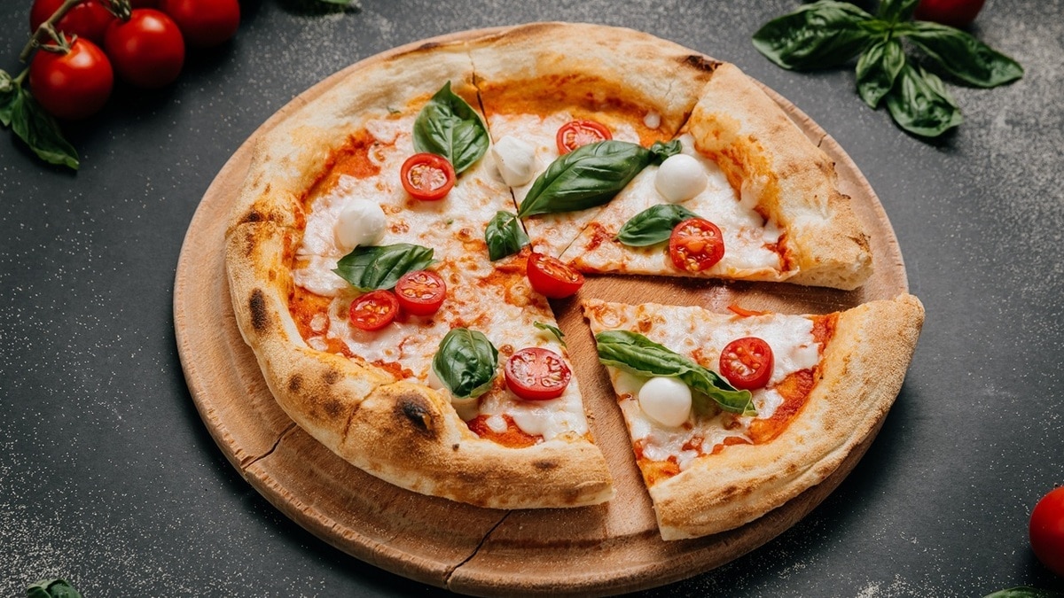 Как испечь пиццу — на оливковом масле и дрожжах?
