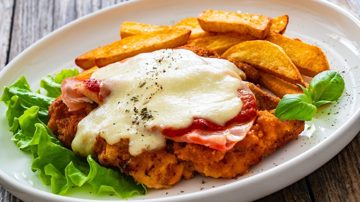 Вкус сочетается с пользой: полезный рецепт мяса по-французски от диетолога