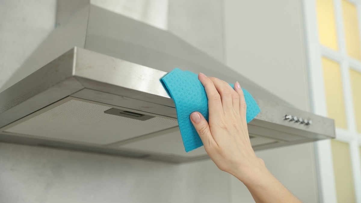 Подобное — подобным: простой лайфхак, который облегчит чистку вытяжки