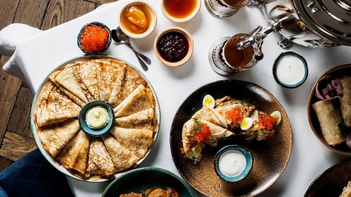 Не одними блинами сыты: какие блюда можно и нужно готовить на Масленицу?