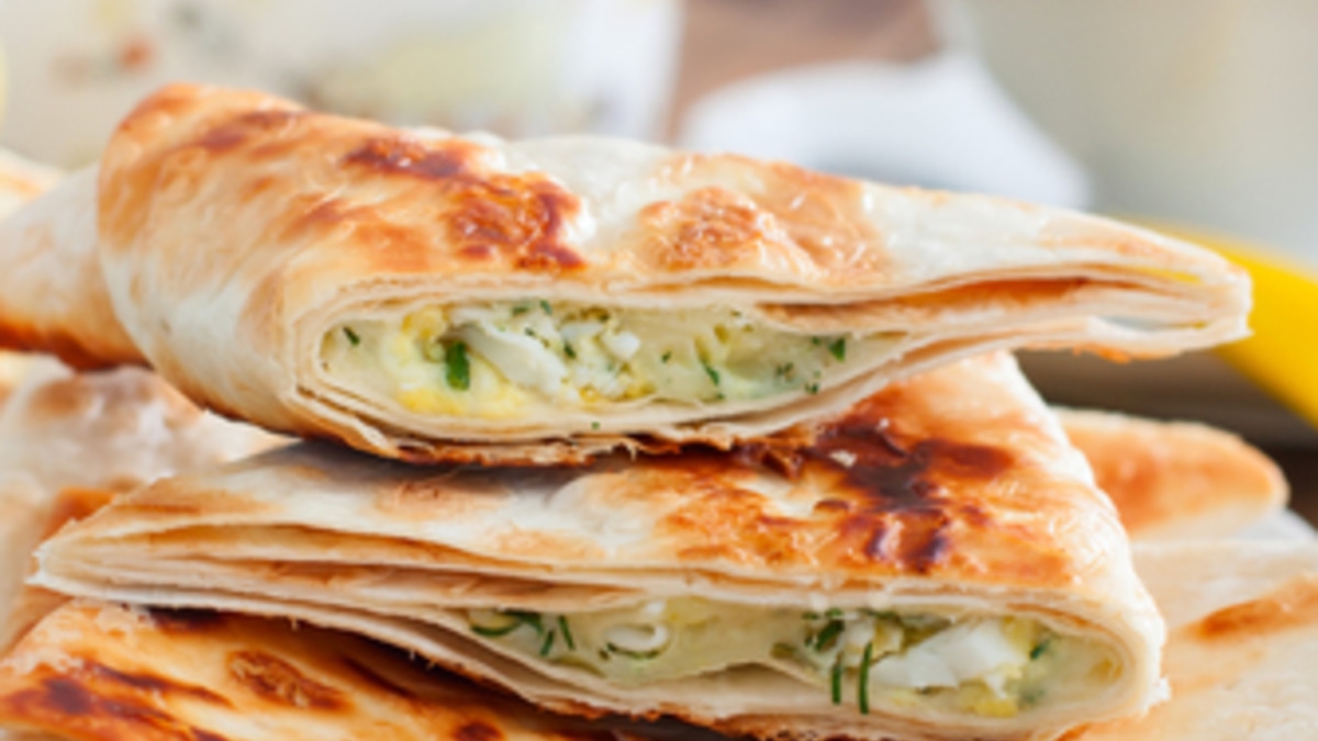 Берем лаваш и сыр — и получаем отменную закуску за 10 минут