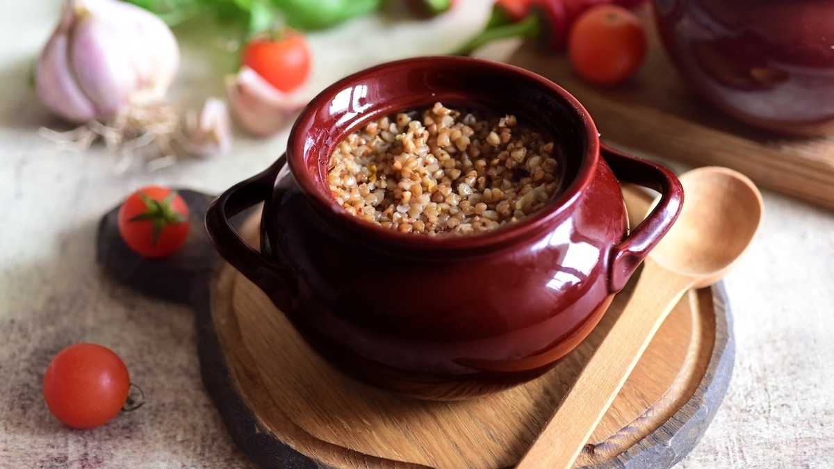 Как приготовить сытную гречку без сливочного масла и мяса — шеф-повар поделился опытом