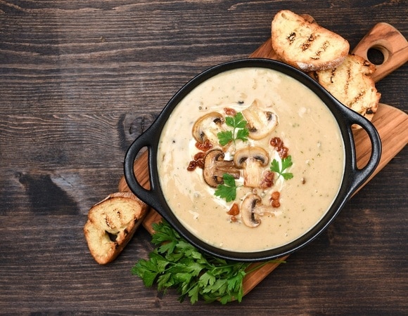 Что добавляют в грибной суп — список секретных ингредиентов для насыщенного вкуса Что добавляют в грибной суп — список секретных ингредиентов для насыщенного вкуса