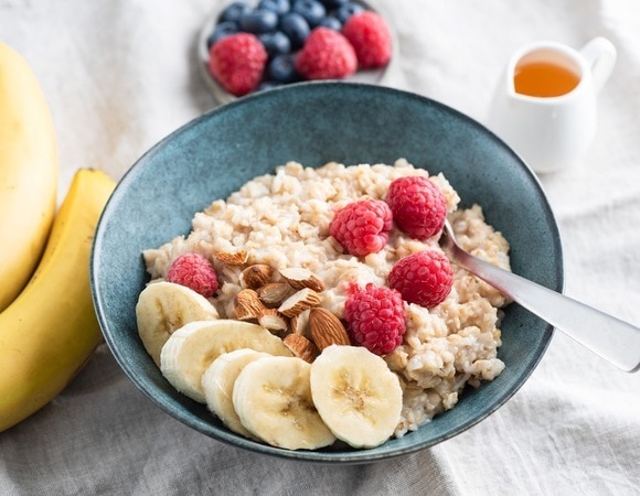 Доктор Малышева объяснила, почему овсянка считается бесполезной кашей